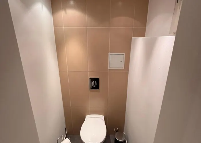 Апартаменти Cozy With Garden In Free Parking Грац